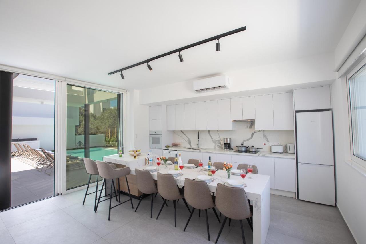 Kube Luxury Villa Agia Napa